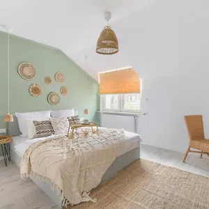 https://zeylanda-rest-point.poznan-hotels.com