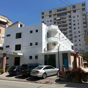 Tatzati Hotel Sarandë