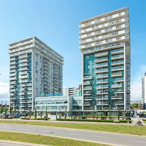 https://beautiful-seaside-view-apartments-4-oceans-premium.sopothotels.com