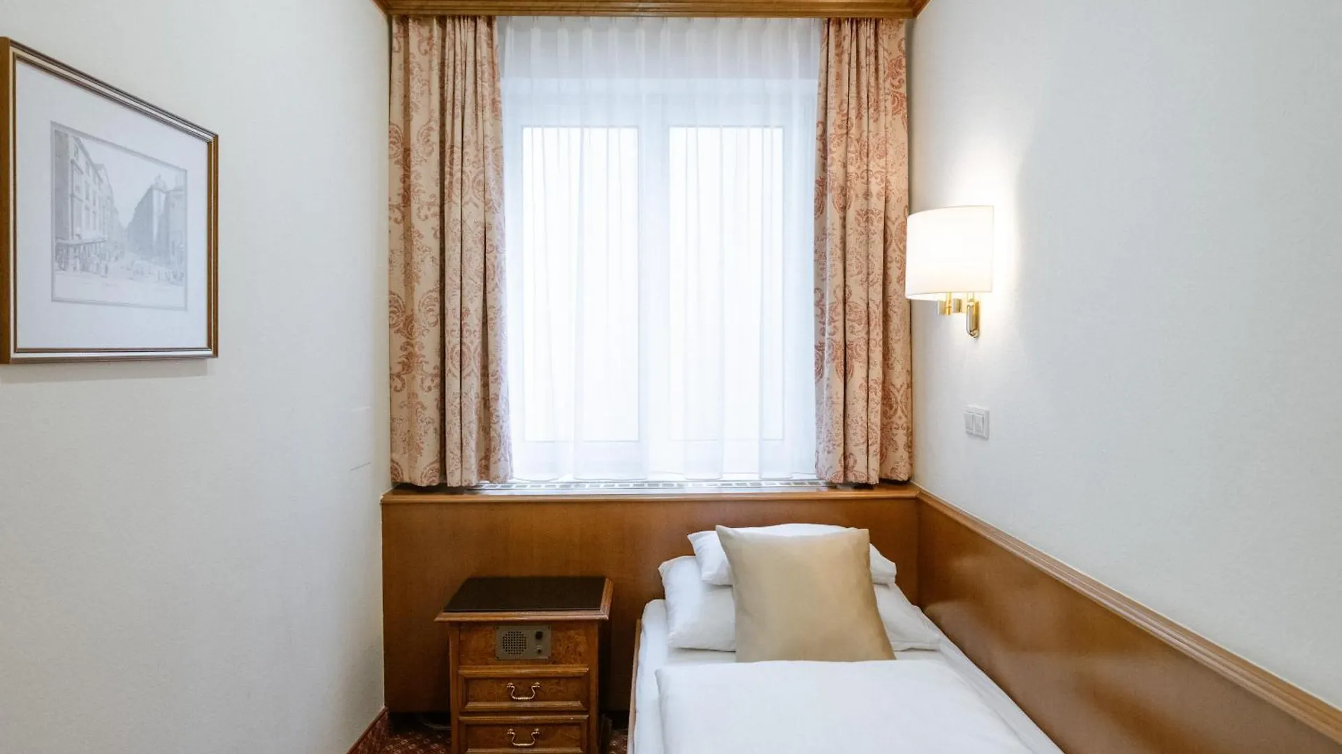 Hotel City Central Vienna 4*,  Austria